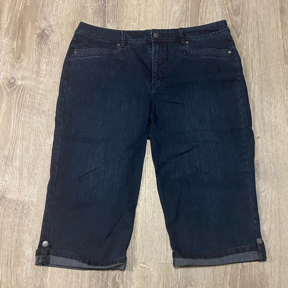 Gloria Vanderbilt Dark Wash Denim Skimmer Capri Jeans Women’s Size 16 Stretch - Picture 2 of 8